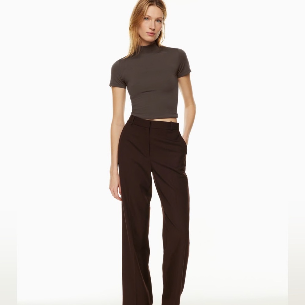 Babaton contour mock neck crop